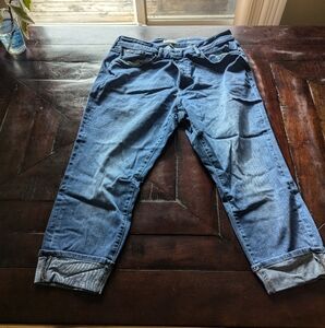 Warp +Weft Rockaway JFK New York City Capri Size 18
